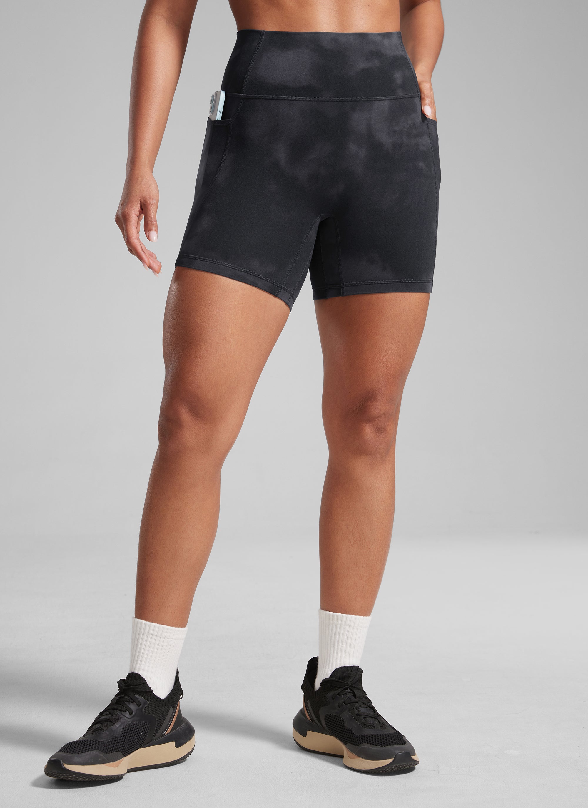 Secretsculptâ„?No Front Seam Pocket Shorts 5''